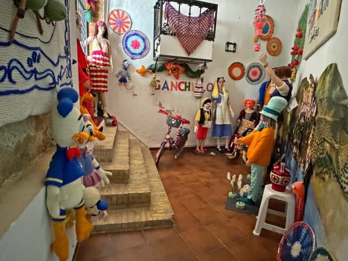 Museo Urban Knitting. Qué visitar en Iznájar