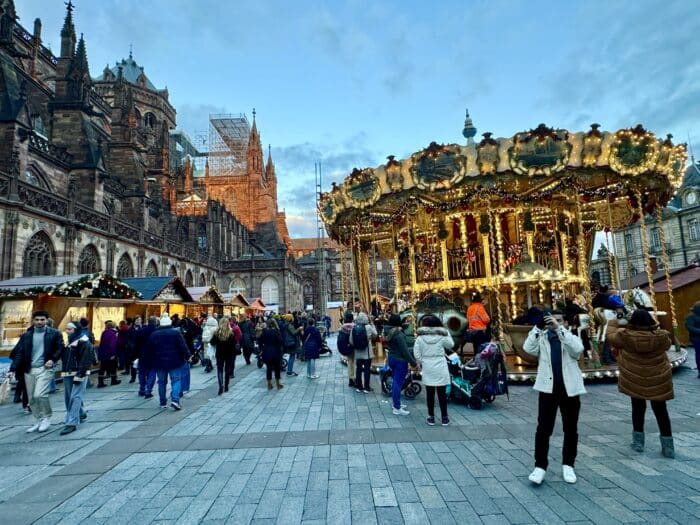 Mercado Plaza du Chanteau. Mercados de Navidad Estrasburgo