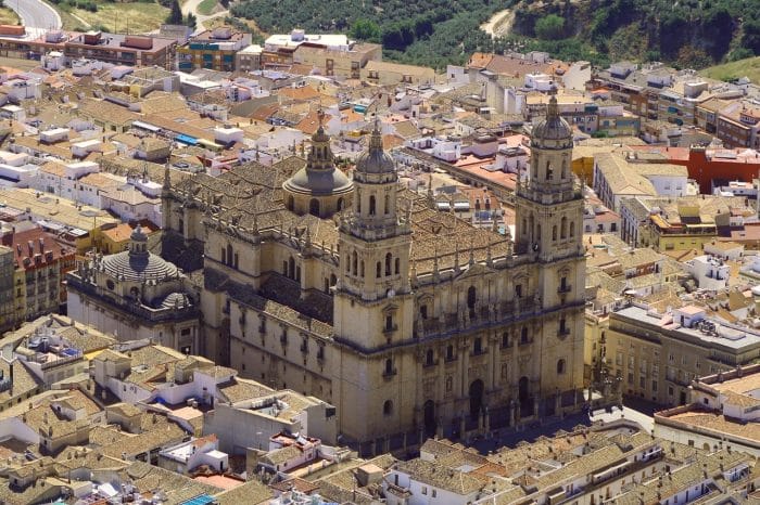 Catedral de la Asunción. Alojamiento en Jaén.