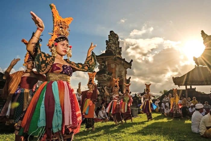 Danza. Excursión Bali.