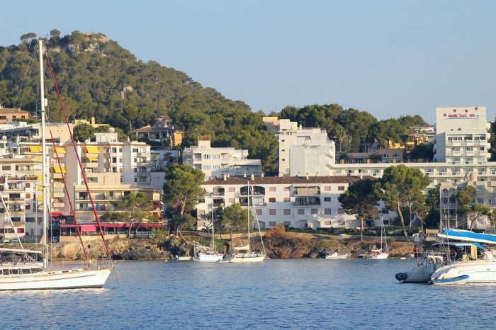Santa Ponsa. Qué ver en los alrededores de Palma de Mallorca. Santa Ponsa. Qué ver en los alrededores de Palma de Mallorca.