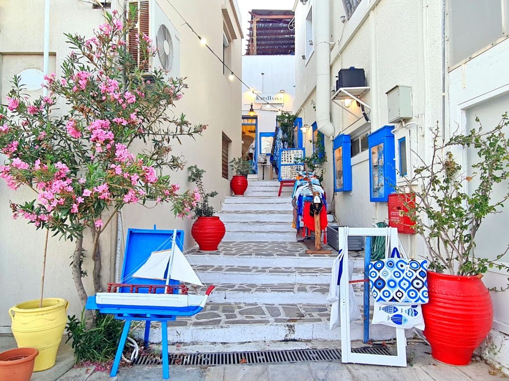 Adamas, zonas donde alojarse en Milos