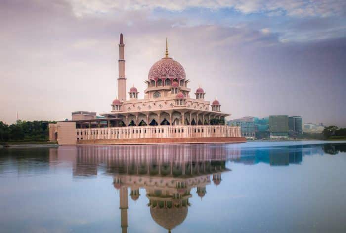 Putrajaya, Mezquita Rosa. Malasia. Putrajaya, Mezquita Rosa. Malasia.