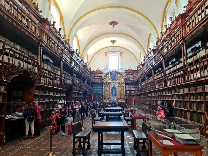 Biblioteca Palafoxiana. Qué ver en Puebla