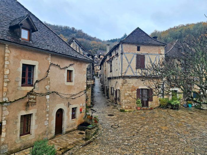 Plaza del Sombral. Qué ver en Saint Cirq Lapopie