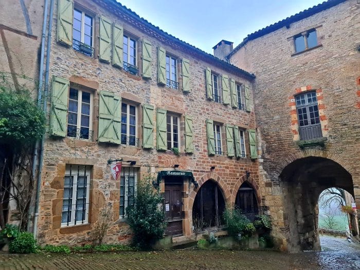 Porte des Ormeaux. Qué ver en Cordes sur Ciel