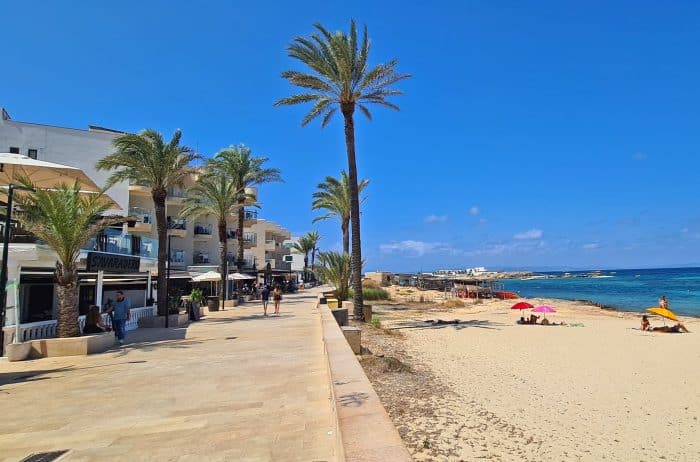 Es Pujols. Dónde alojarse en Formentera