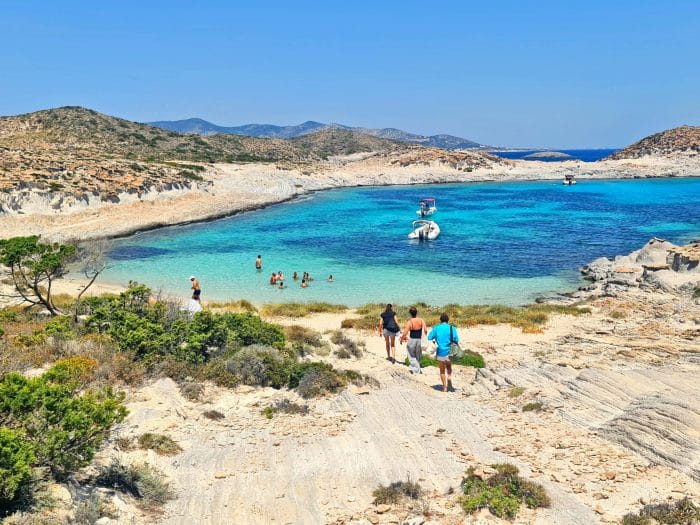 Brazilians Cobe y Ubuni Rocks. Mejores playas en Antiparos