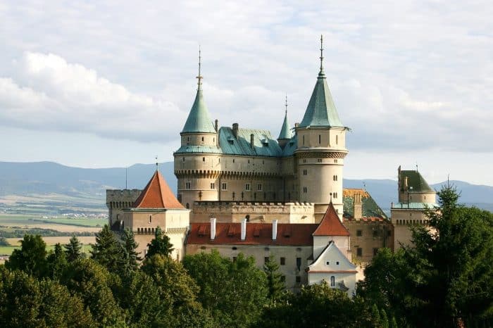Castillo de Bojnice. Seguro de viaje para Eslovaquia Castillo de Bojnice. Seguro de viaje para Eslovaquia
