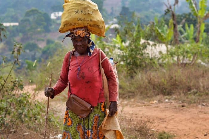 Mujer camerunesa. Seguro de viaje a Camerún Mujer camerunesa. Seguro de viaje a Camerún