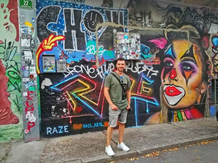 Grafitis Metelkova. Dónde alojarse en Liubliana