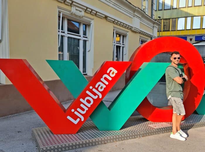 Letrero de Liubliana en Poljane. Zonas donde dormir en Liubliana