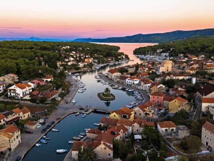 Vrboska. Zonas donde alojarse en Hvar