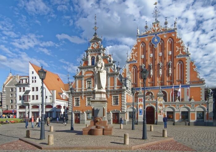 Plaza Riga. Seguro de viaje a Letonia Plaza Riga. Seguro de viaje a Letonia