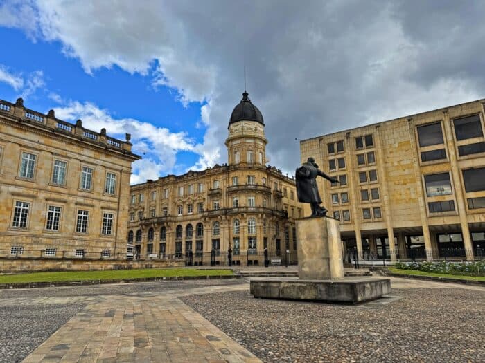 Plaza de Núñez y Plaza de Armas. Qué ver en Bogotá