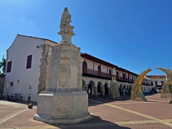 Plaza de la Aduana. Qué visitar en Cartagena de Indias