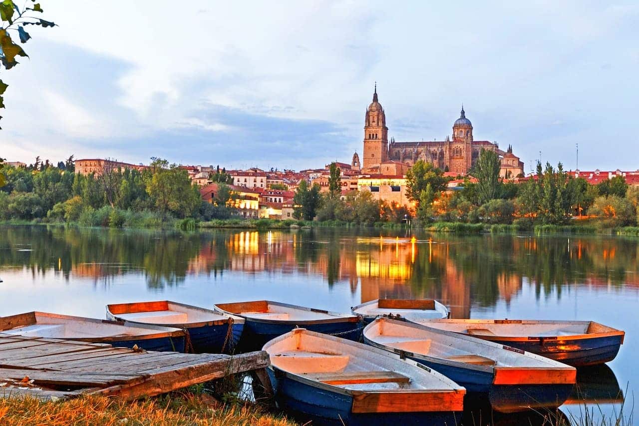 Catedra y río de Salamanca. Dónde alojarse en Salamanca