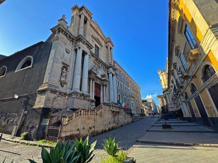 Via Crociferi. Qué ver en Catania