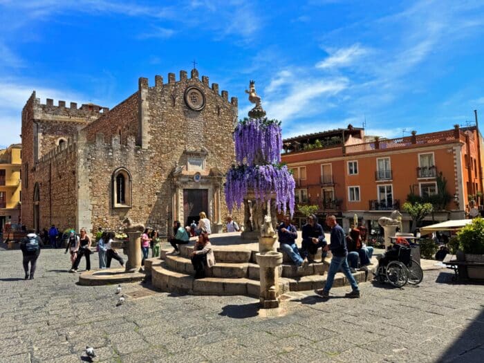 Piazza Duomo. Qué ver en Taormina