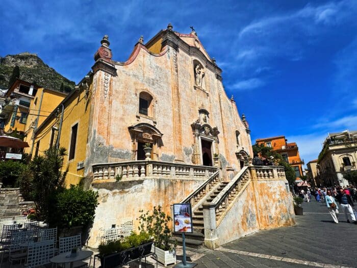 Piazza IX Aprile. Qué visitar en Taormina