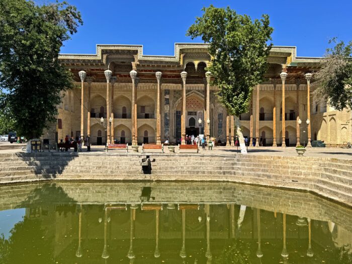 Mezquita Bolo Haouz. Qué visitar en Bujará