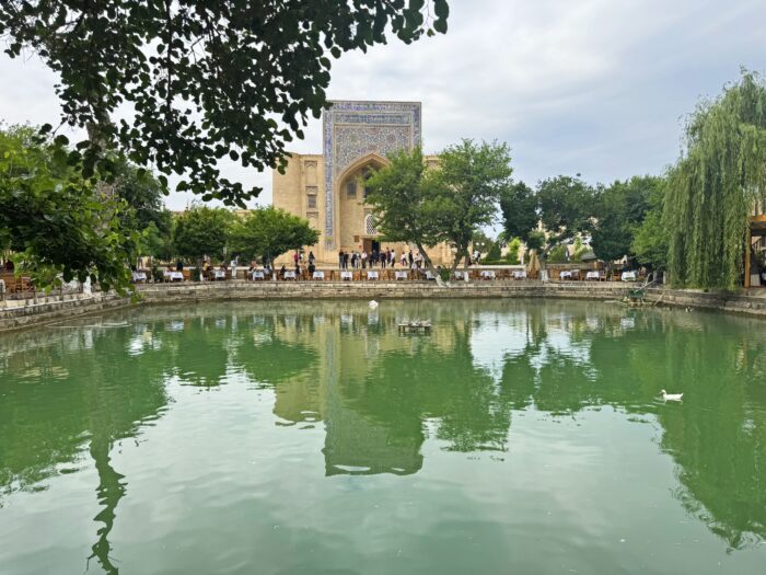Plaza de Lyabi-Hauz. Dónde alojarse en Bujará