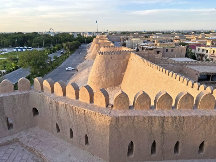 Alrededores de la muralla. Dónde alojarse en Jiva