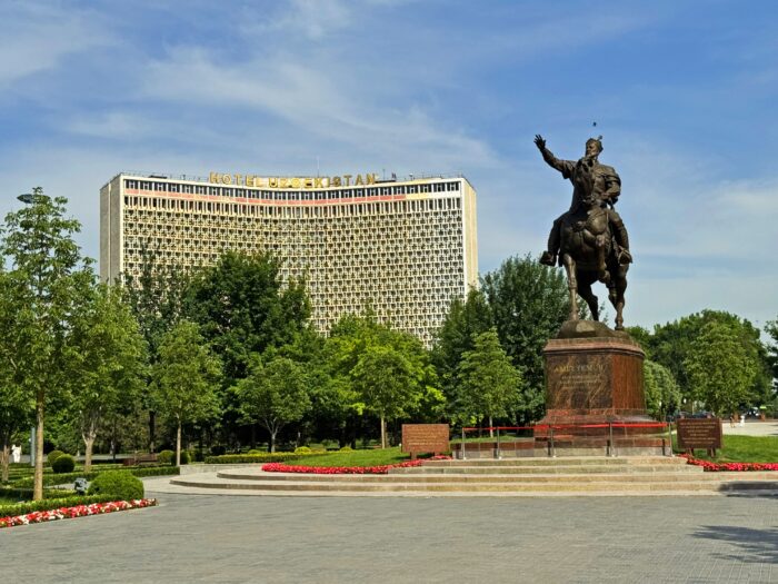 Plaza Amir Timur. Qué visitar en Tashkent
