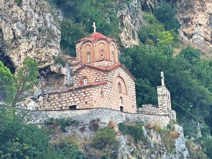 Iglesia de la Santísima Trinidad. Qué visitar en Berat