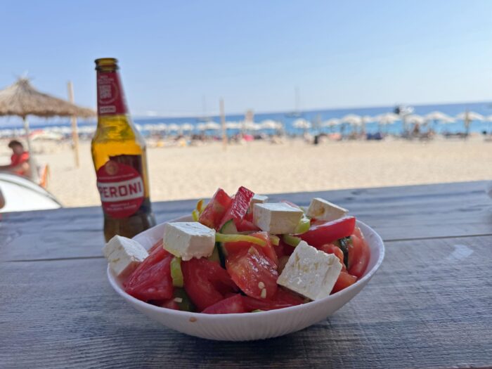 Disfrutar de las playa y la gastronomía. Qué hacer en Himare