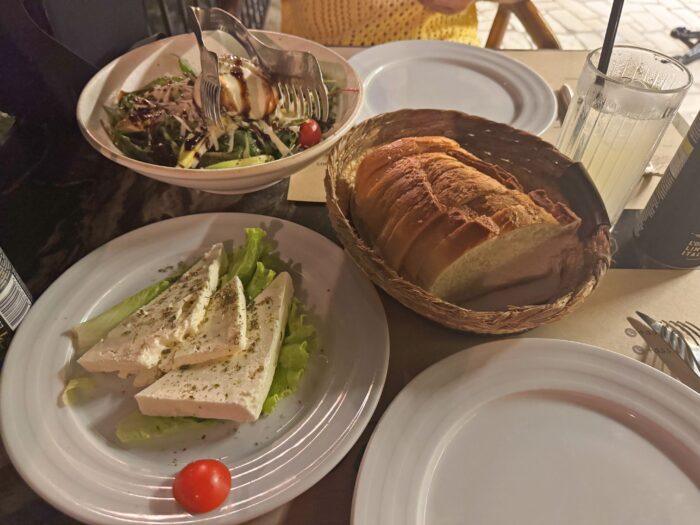 Platos cocina albanesa. Qué hacer en Himare