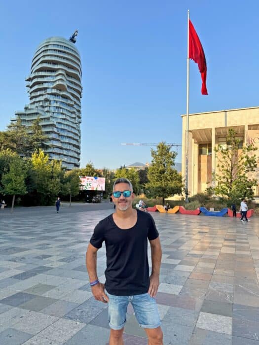 Skanderbeg Building. Qué ver e Tirana